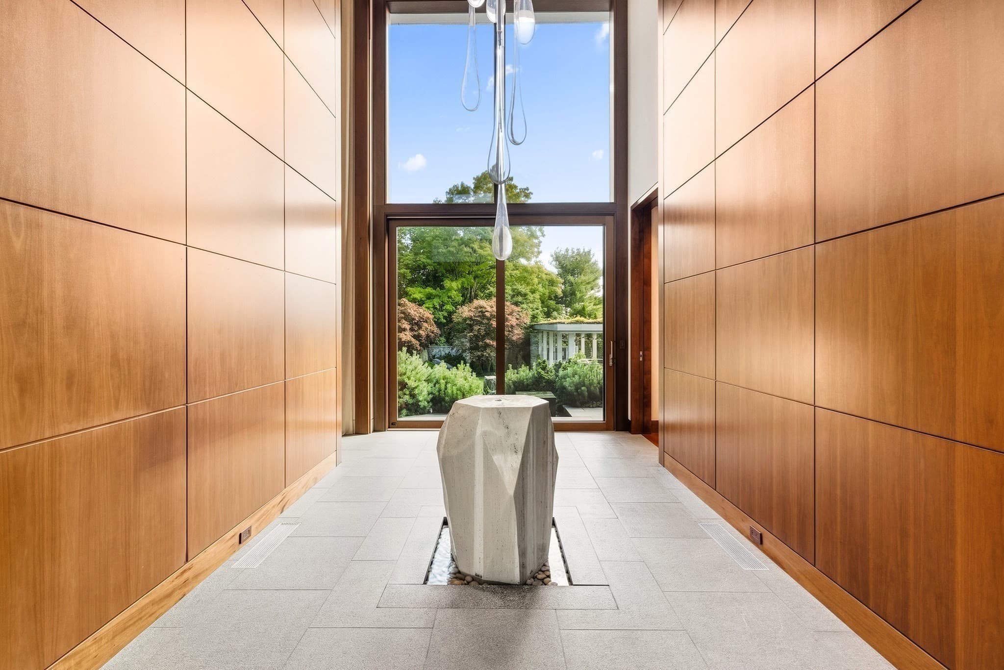 Single Family Residence at 55 Singletree Rd, Brookline MA 02467, photo 5 of 40