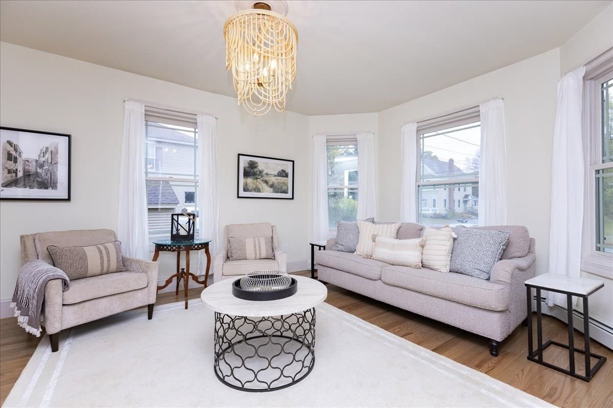 Single Family Residence at 137 Hampshire Rd, Methuen MA 01844, photo 6 of 42