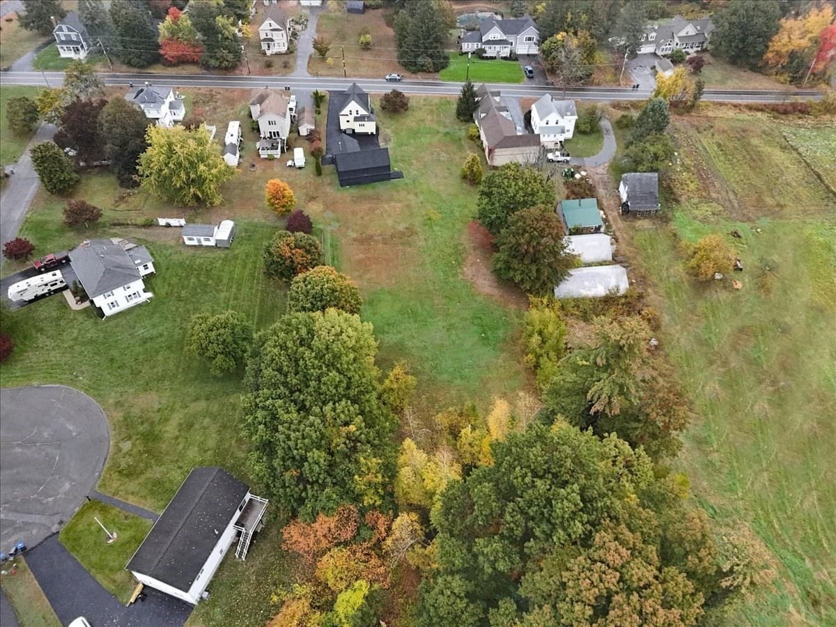 Single Family Residence at 137 Hampshire Rd, Methuen MA 01844, photo 42 of 42
