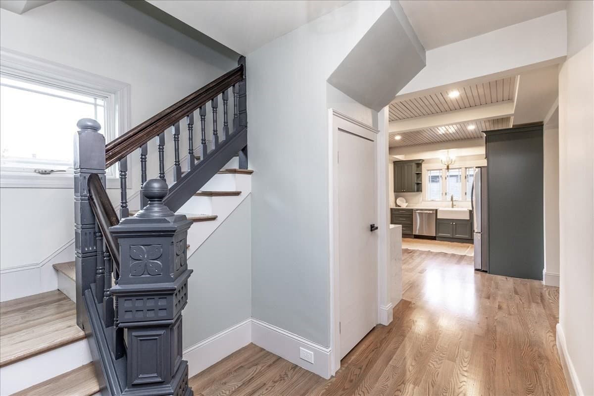 Single Family Residence at 137 Hampshire Rd, Methuen MA 01844, photo 5 of 42