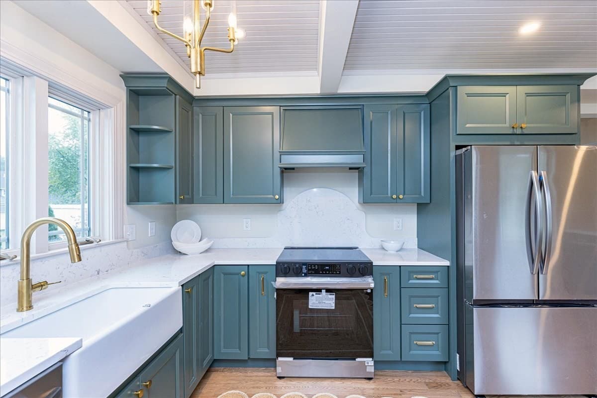Single Family Residence at 137 Hampshire Rd, Methuen MA 01844, photo 9 of 42