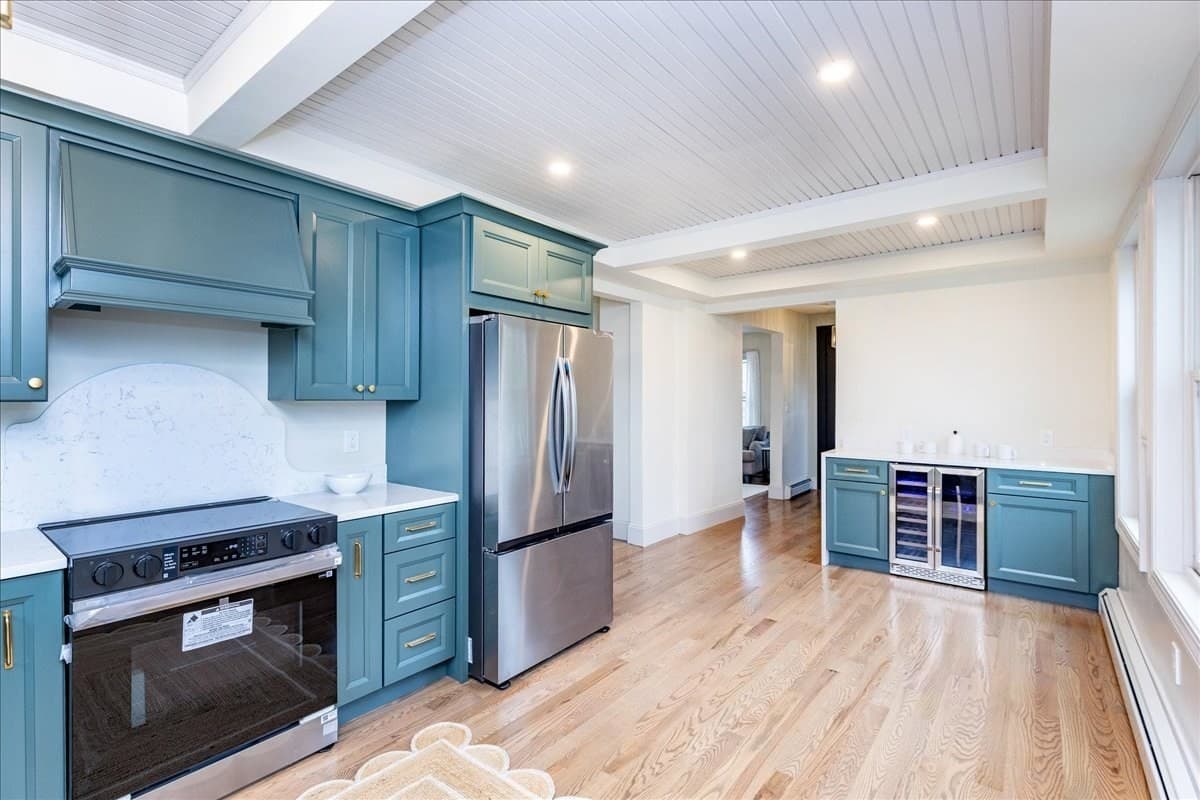 Single Family Residence at 137 Hampshire Rd, Methuen MA 01844, photo 10 of 42