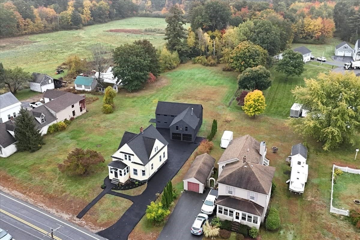 Single Family Residence at 137 Hampshire Rd, Methuen MA 01844, photo 41 of 42
