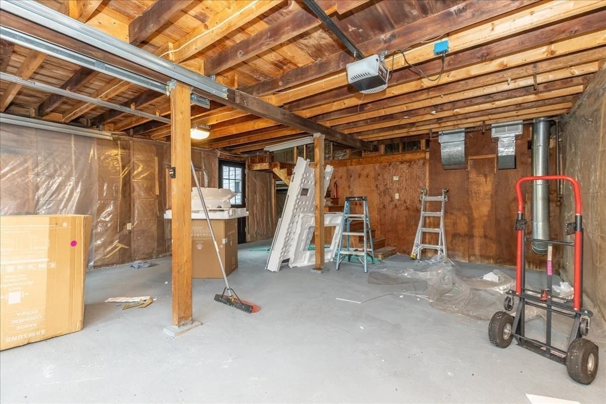 Single Family Residence at 137 Hampshire Rd, Methuen MA 01844, photo 35 of 42