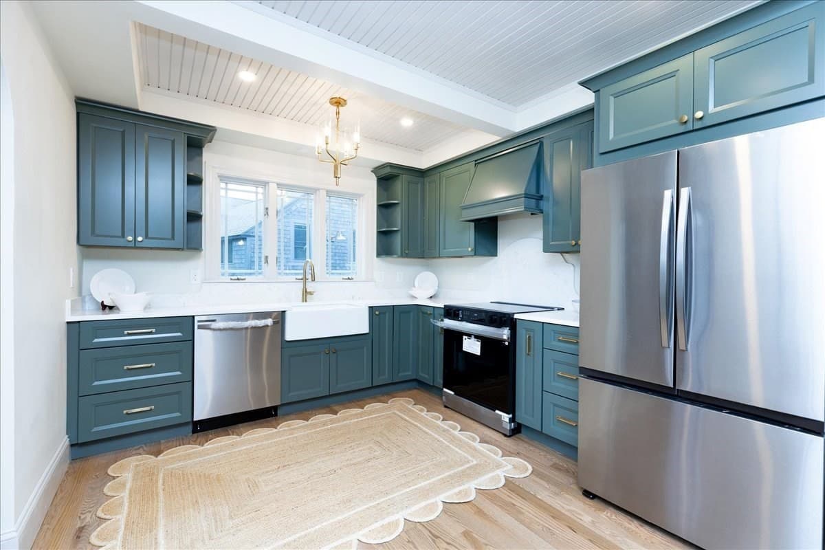 Single Family Residence at 137 Hampshire Rd, Methuen MA 01844, photo 8 of 42