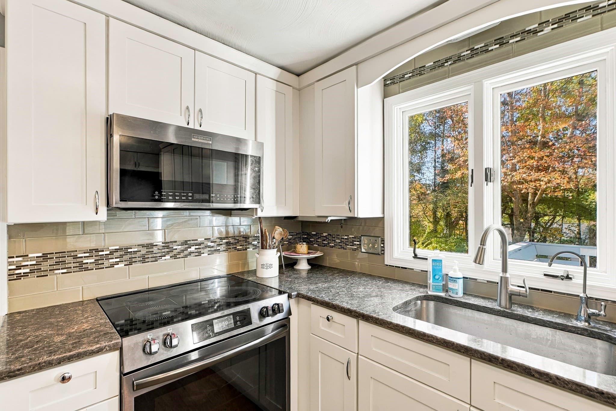 Single Family Residence at 15 Tammie Road, Hopedale MA 01747, photo 6 of 36
