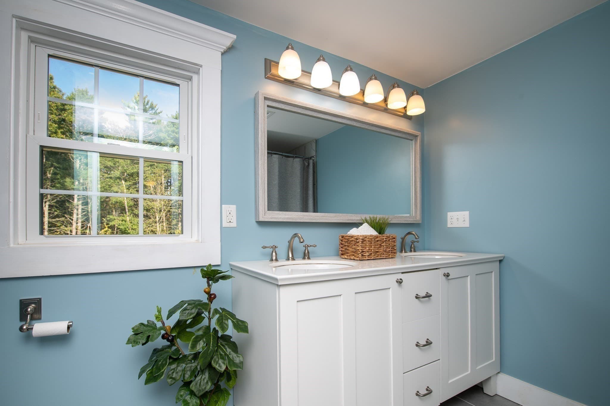 Single Family Residence at 46 Bennett Rd, Rochester MA 02770, photo 23 of 33