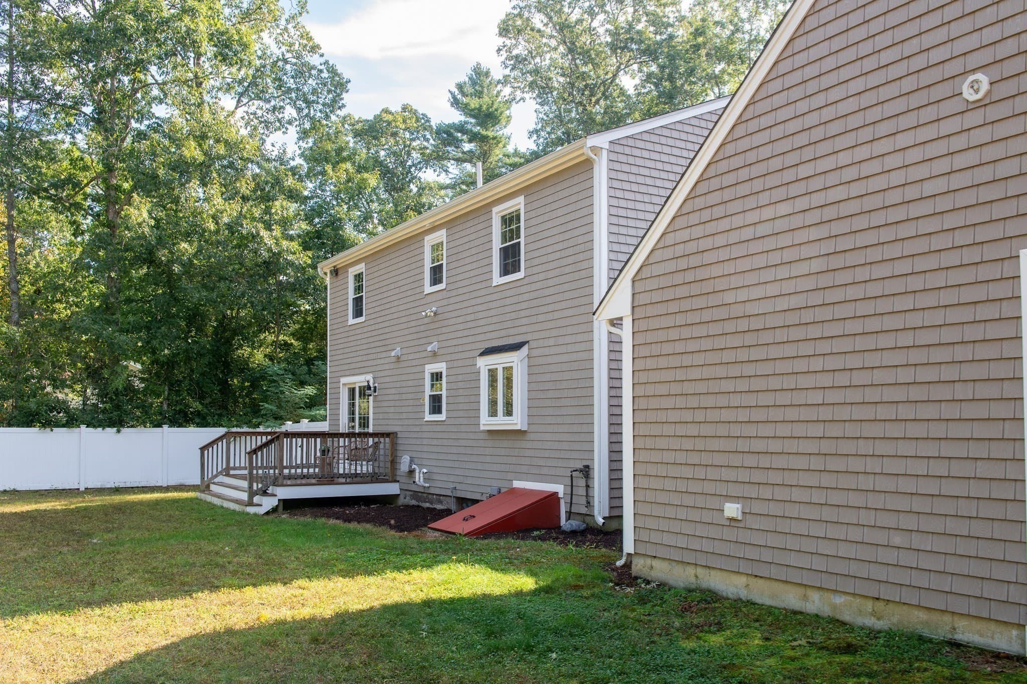 Single Family Residence at 46 Bennett Rd, Rochester MA 02770, photo 30 of 33