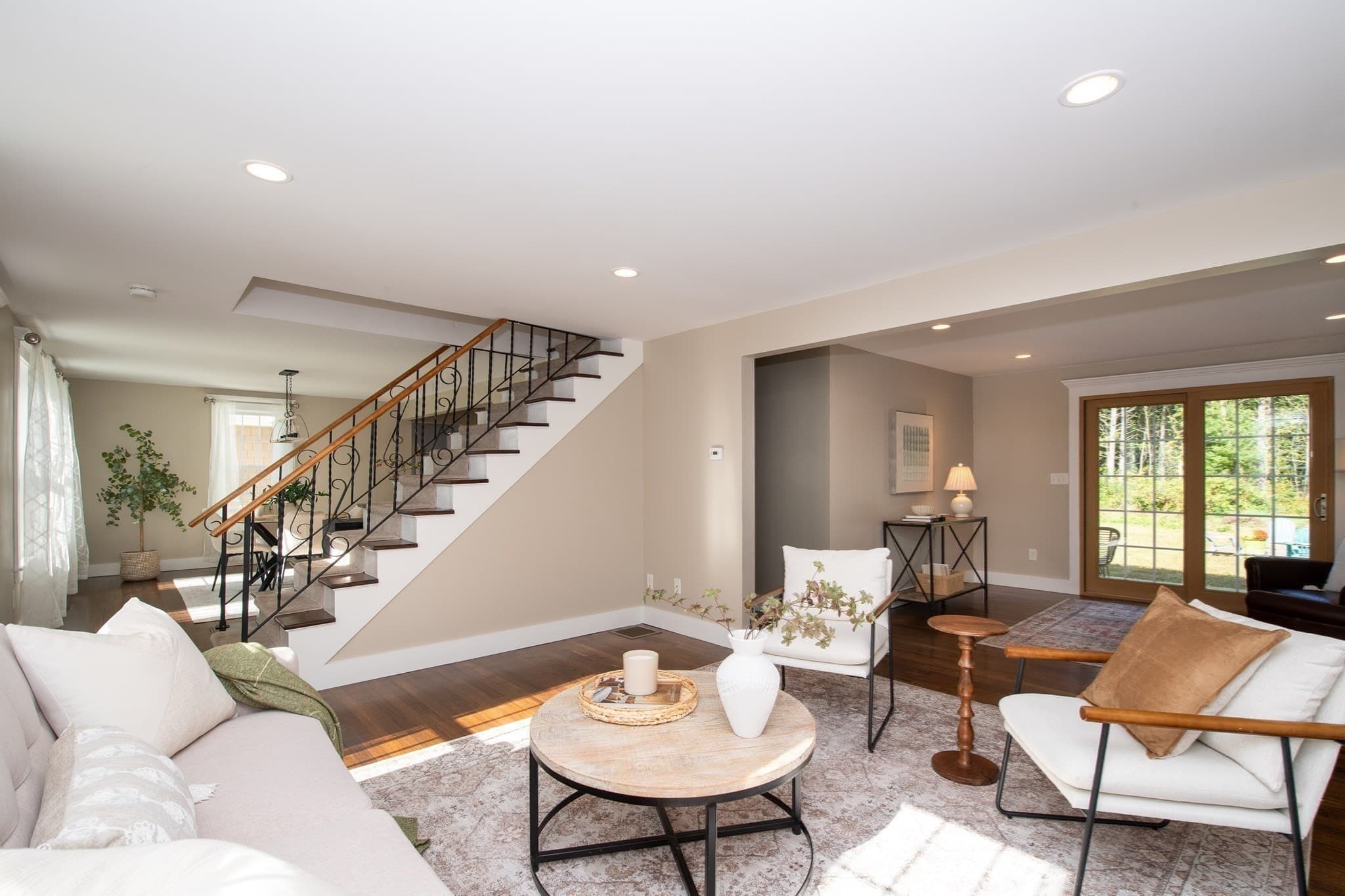 Single Family Residence at 46 Bennett Rd, Rochester MA 02770, photo 11 of 33