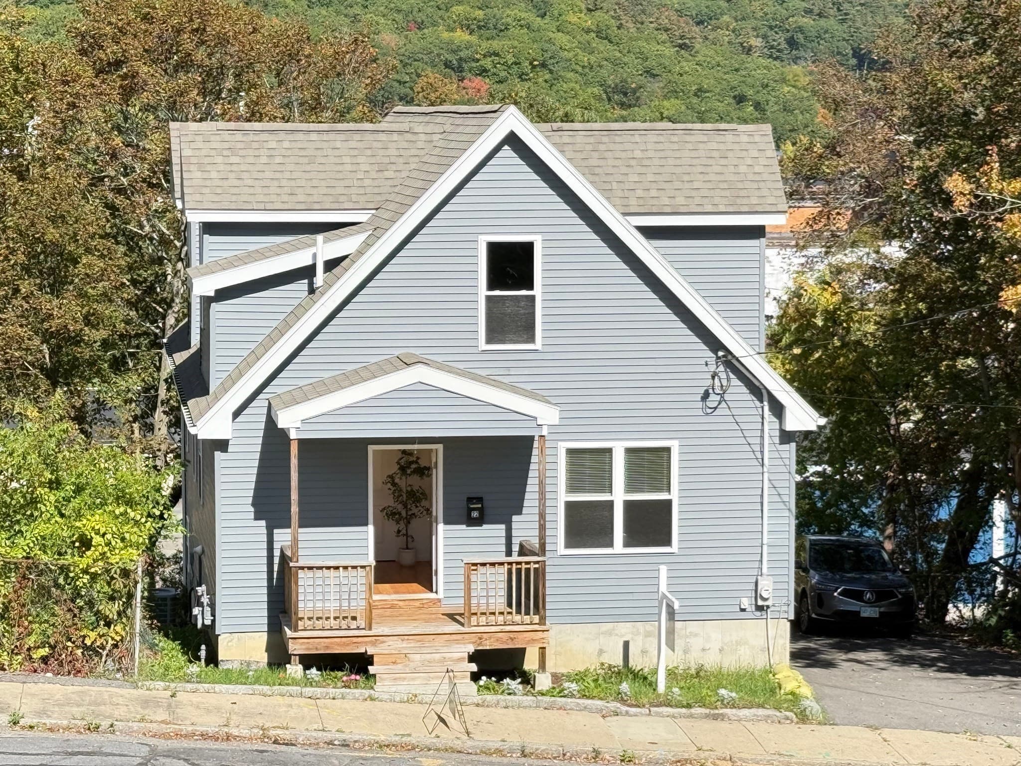 22 Plymouth St, Fitchburg MA 01420