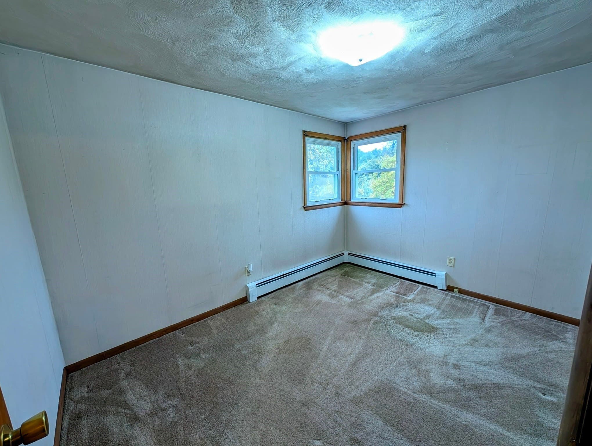 Single Family Residence at 139 Charlton St, Oxford MA 01540, Oxford, photo 13 of 32