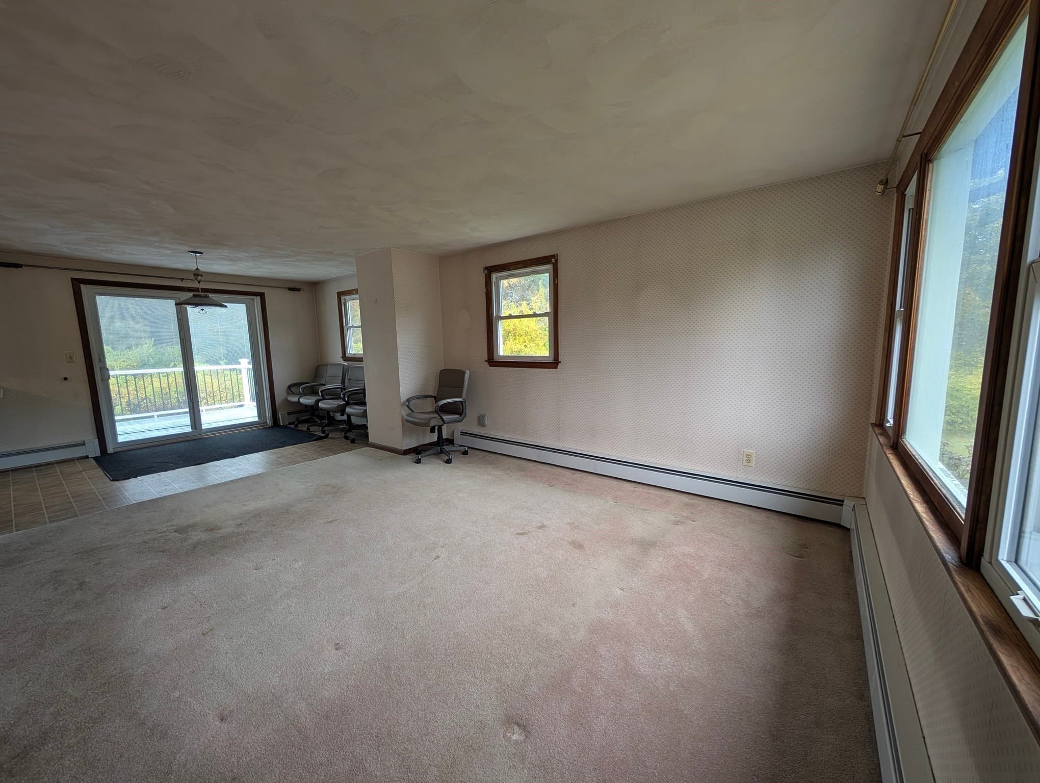 Single Family Residence at 139 Charlton St, Oxford MA 01540, Oxford, photo 3 of 32