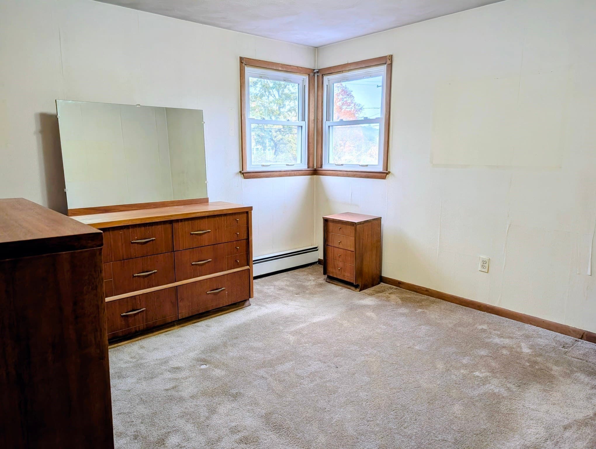 Single Family Residence at 139 Charlton St, Oxford MA 01540, Oxford, photo 10 of 32