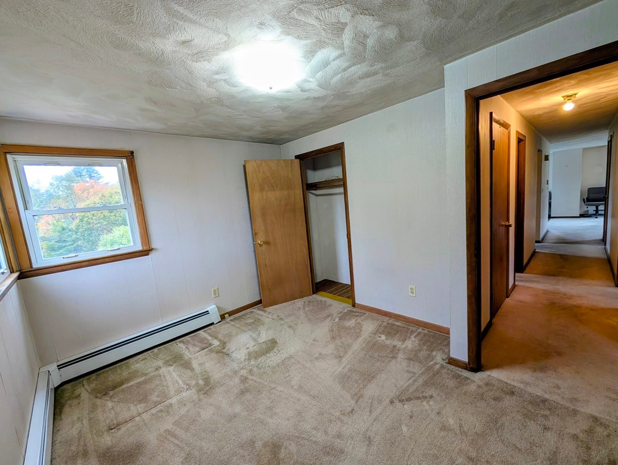 Single Family Residence at 139 Charlton St, Oxford MA 01540, Oxford, photo 14 of 32