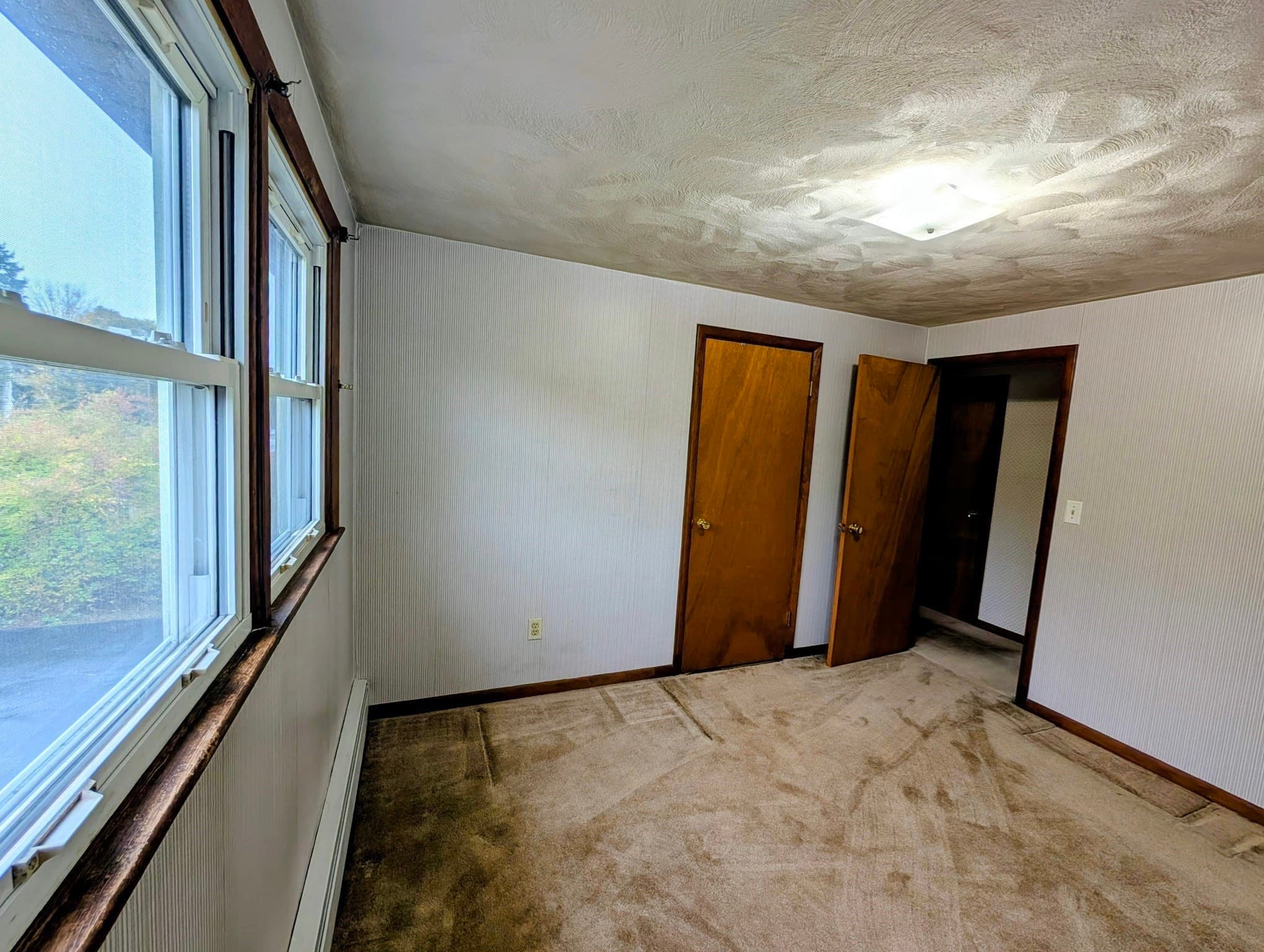 Single Family Residence at 139 Charlton St, Oxford MA 01540, Oxford, photo 15 of 32