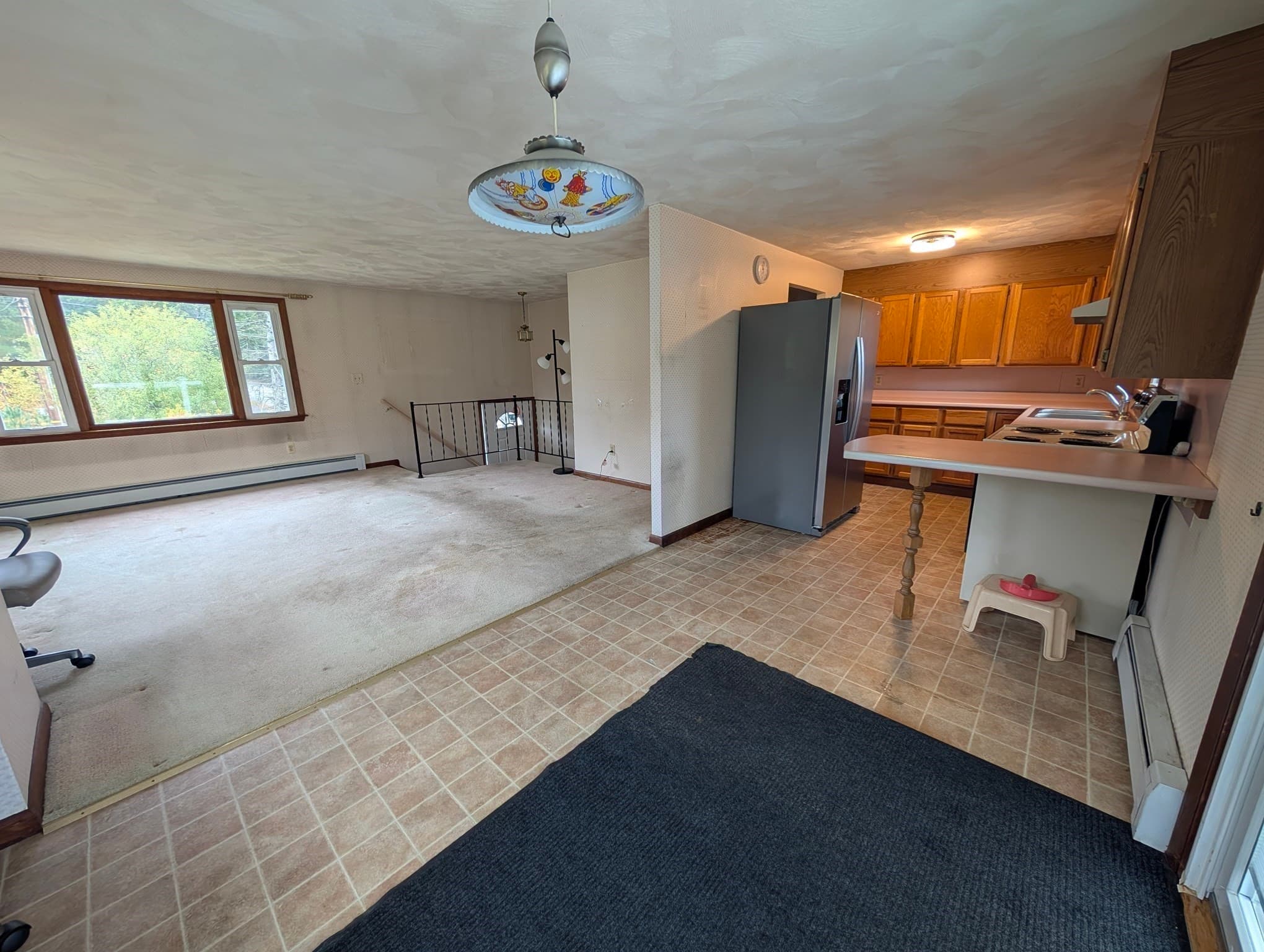 Single Family Residence at 139 Charlton St, Oxford MA 01540, Oxford, photo 4 of 32