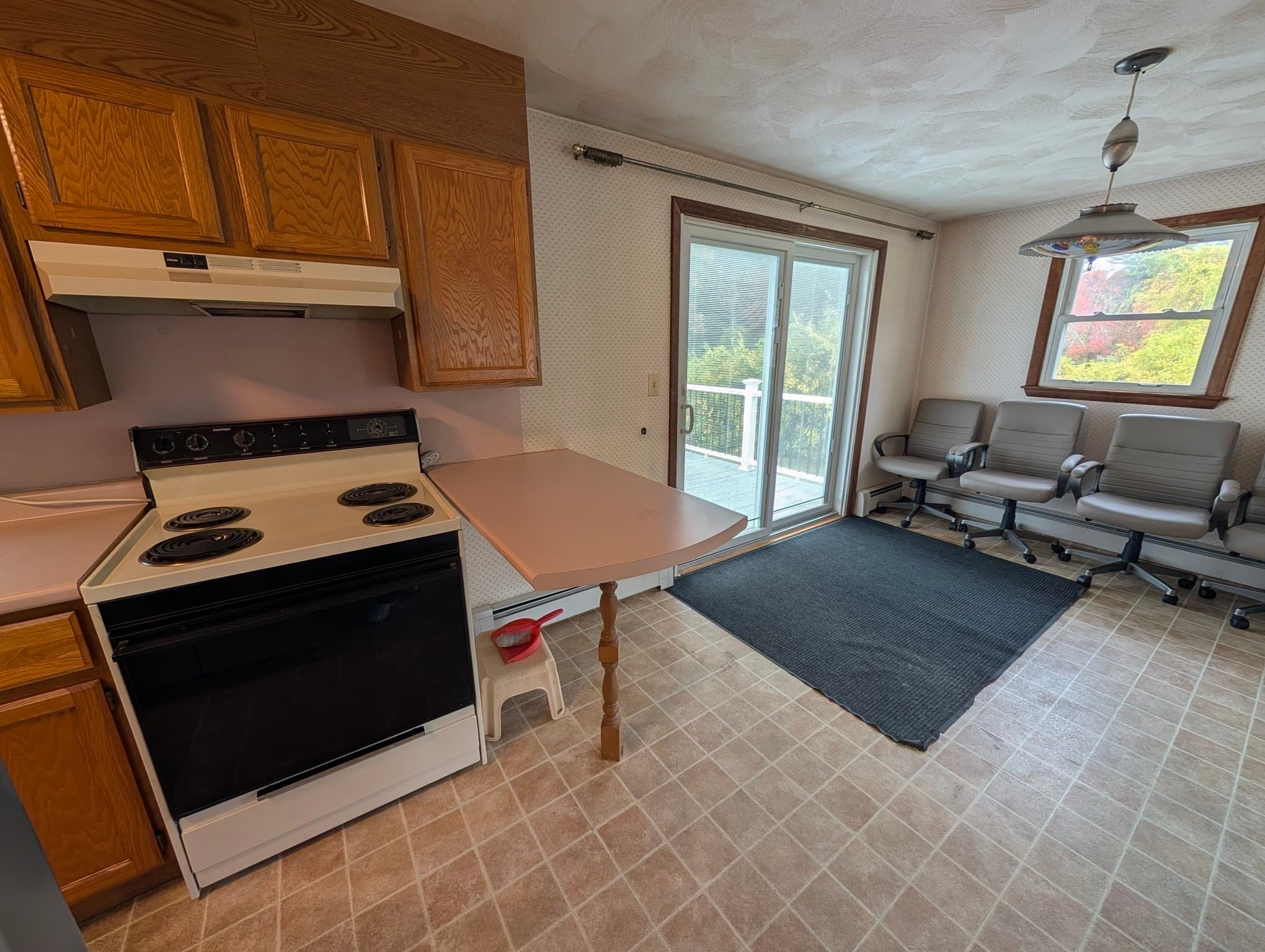 Single Family Residence at 139 Charlton St, Oxford MA 01540, Oxford, photo 8 of 32