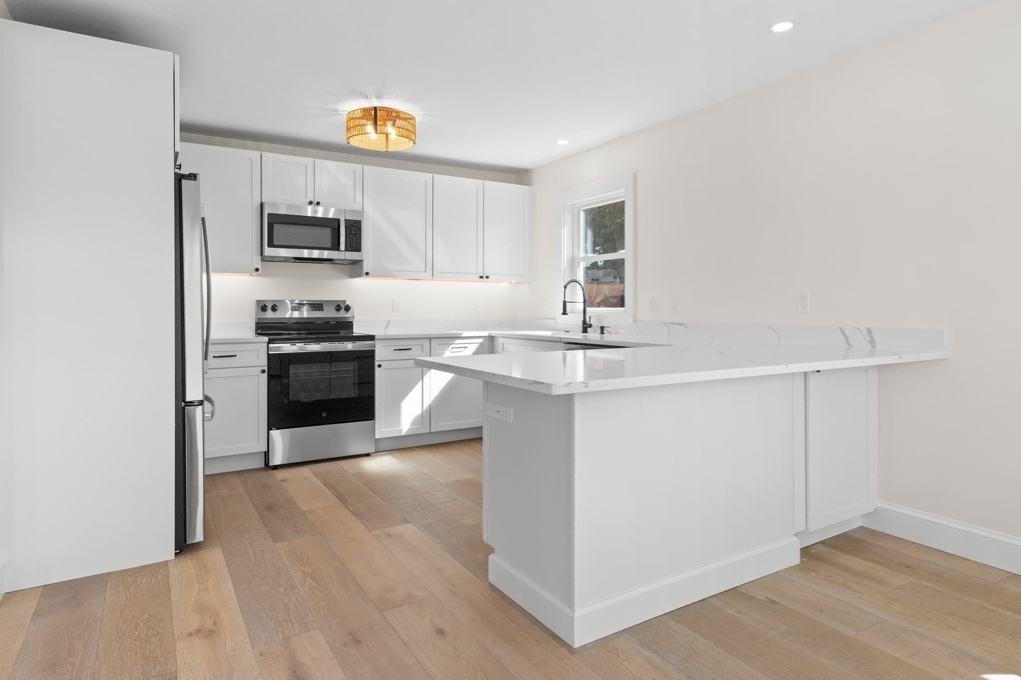 Condominium at 16 Reynard Street # 1, Gloucester MA 01930, photo 12 of 31