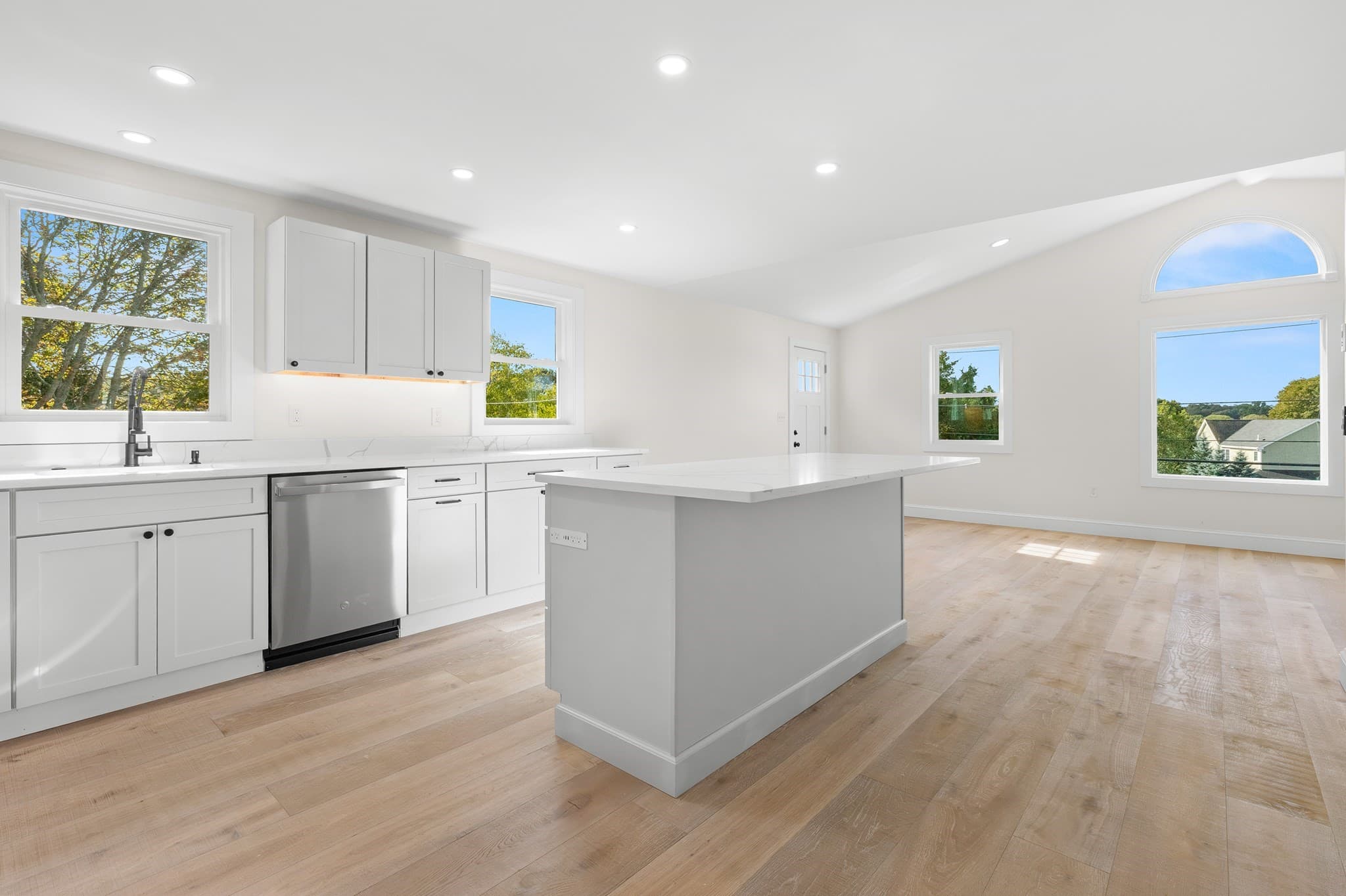 16 Reynard Street # 2, Gloucester MA 01930