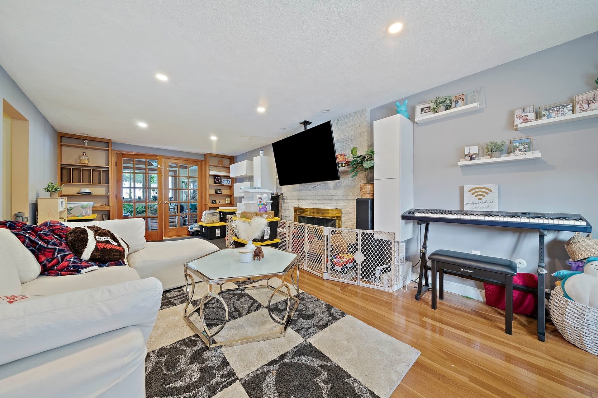 Single Family Residence at 65 Hawthorne Rd, Waltham MA 02451, photo 7 of 27