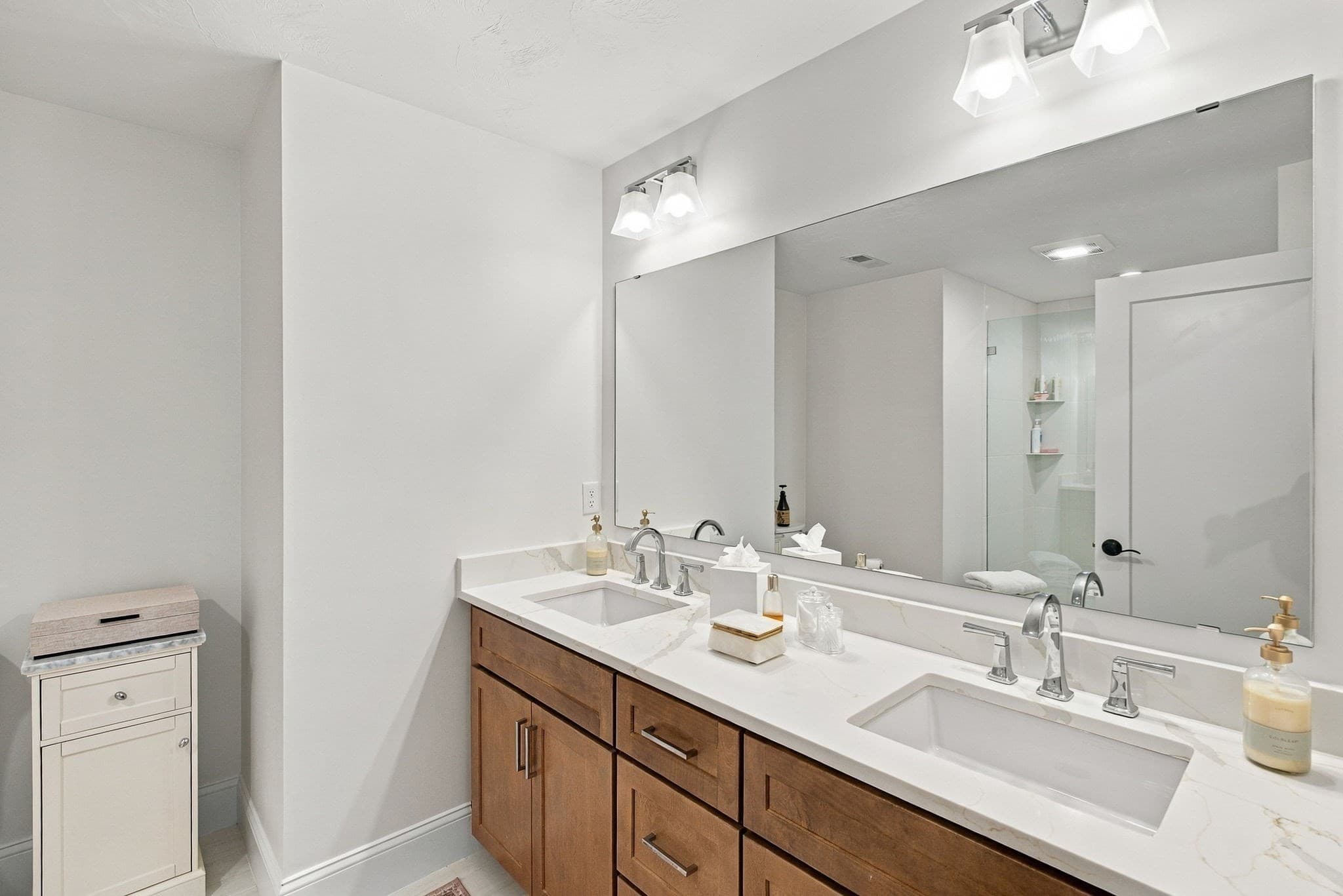 Condominium at 5 Granville Ln # 5, Amesbury MA 01913, photo 25 of 39