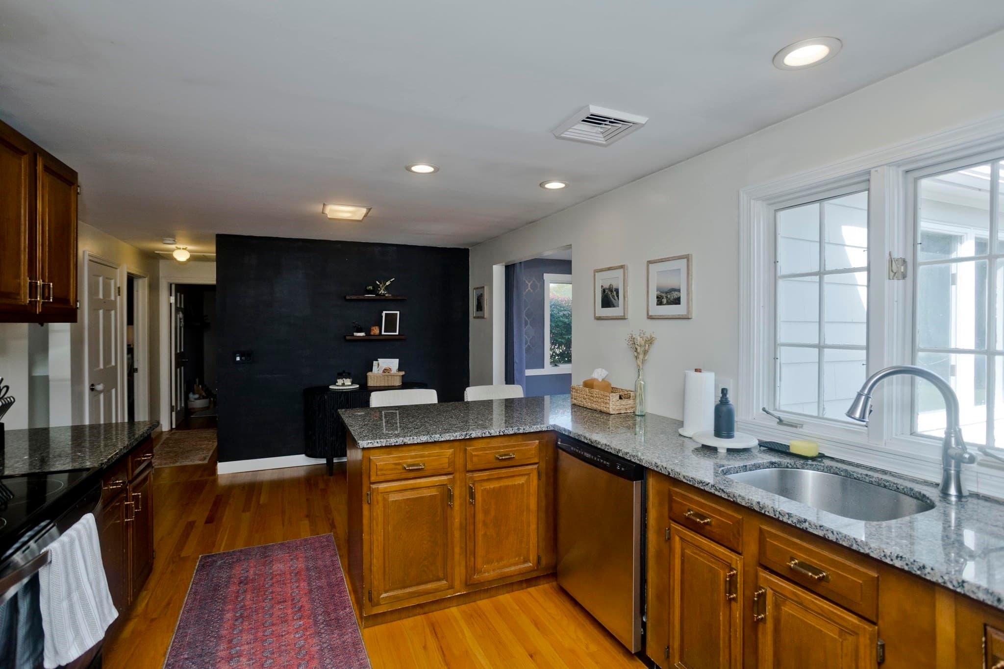 Single Family Residence at 333 Kibbe Rd, East Longmeadow MA 01028, East Longmeadow, photo 10 of 42