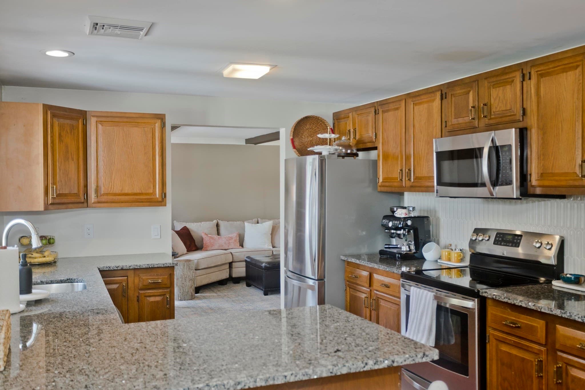 Single Family Residence at 333 Kibbe Rd, East Longmeadow MA 01028, East Longmeadow, photo 11 of 42