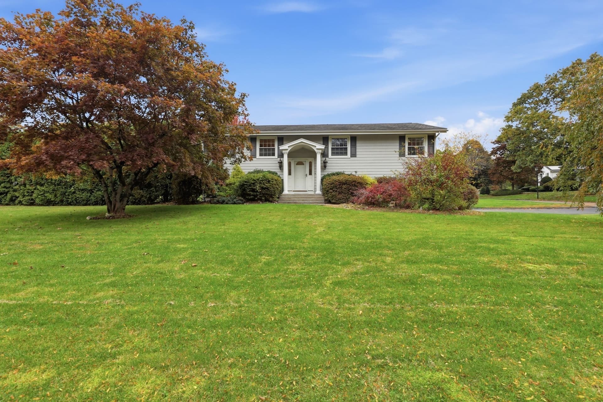 684 Maple Rd, Longmeadow MA 01106