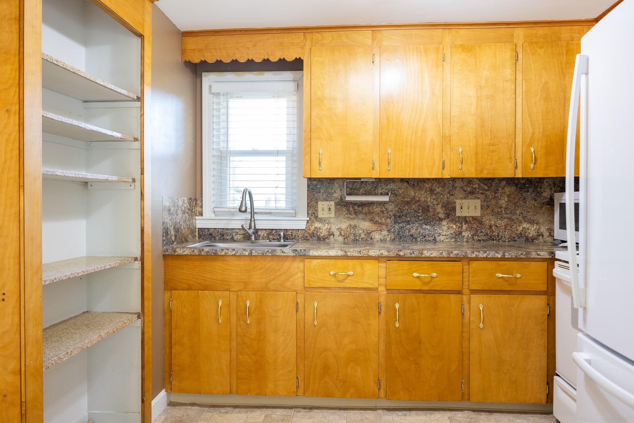 Single Family Residence at 31 Stockholm St, Bellingham MA 02019, Bellingham, photo 12 of 33