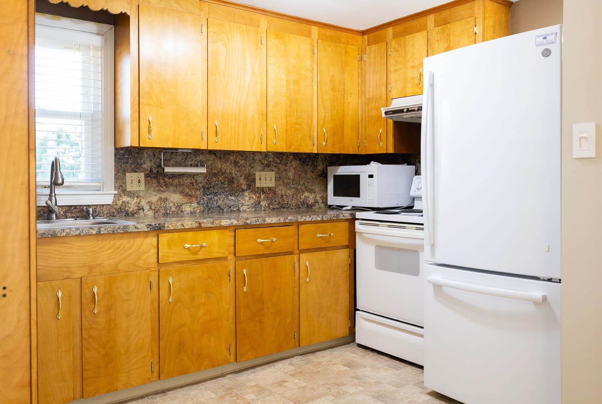Single Family Residence at 31 Stockholm St, Bellingham MA 02019, Bellingham, photo 10 of 33