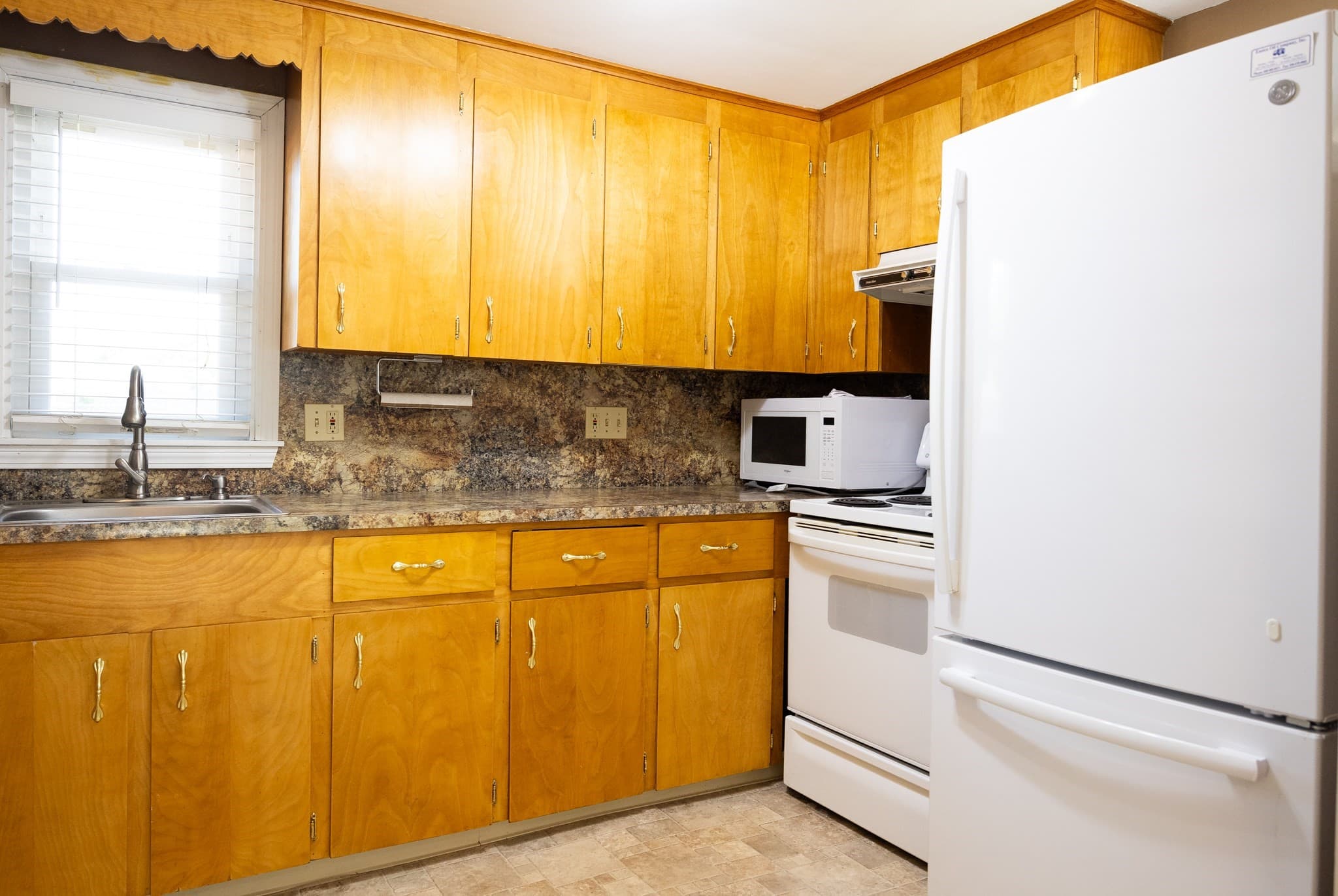 Single Family Residence at 31 Stockholm St, Bellingham MA 02019, Bellingham, photo 11 of 33