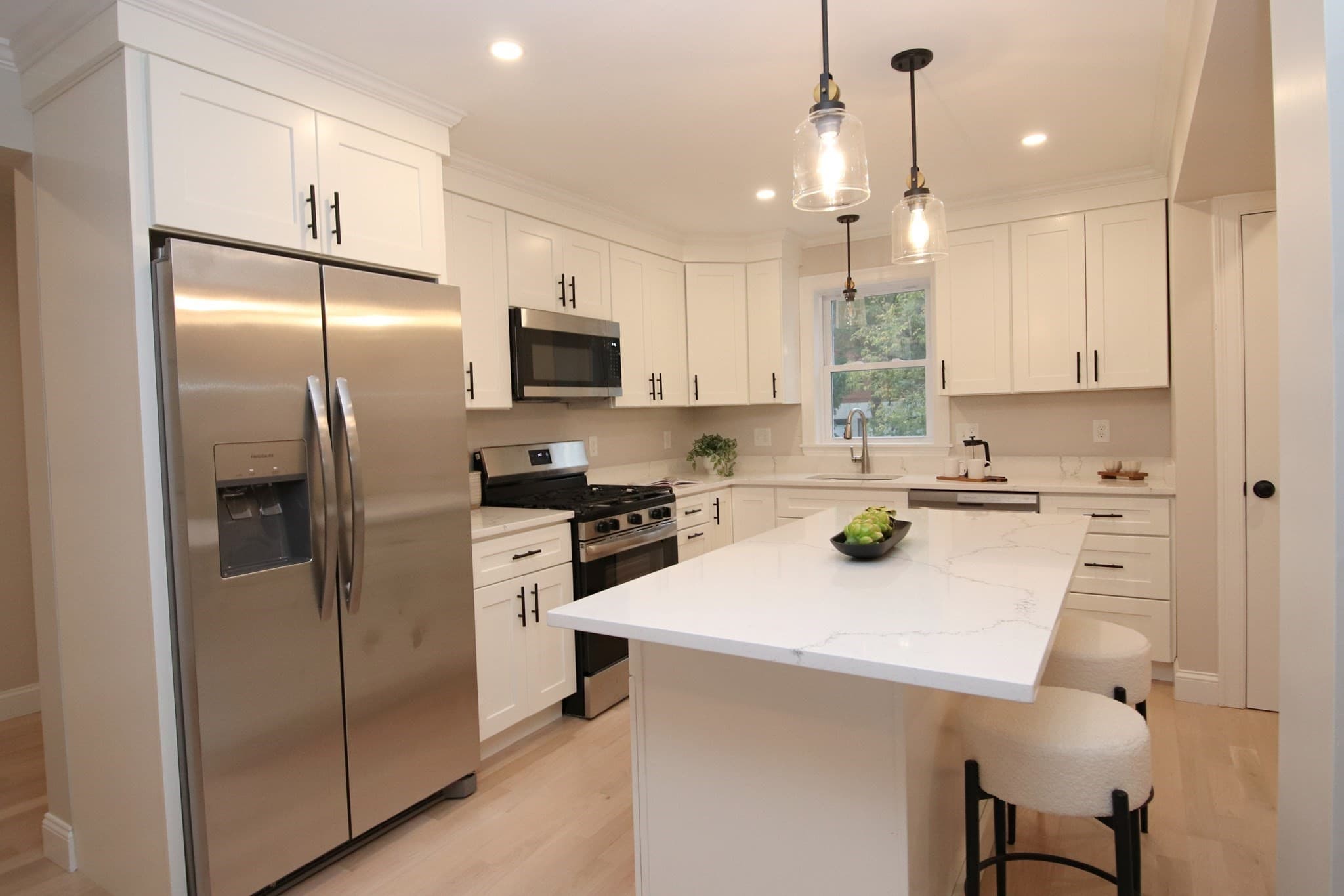 Single Family Residence at 27 Holbrook Court, Melrose MA 02176, Melrose, photo 4 of 33