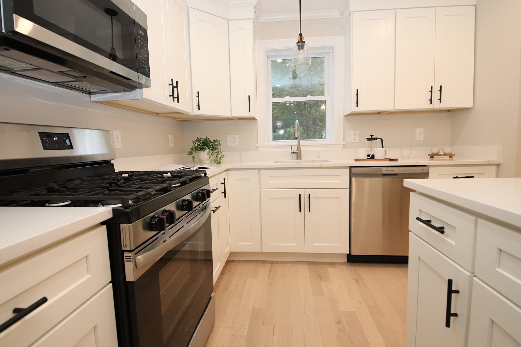 Single Family Residence at 27 Holbrook Court, Melrose MA 02176, Melrose, photo 8 of 33