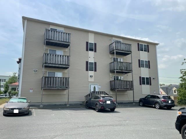 1 Fay St # 4, Worcester MA 01604