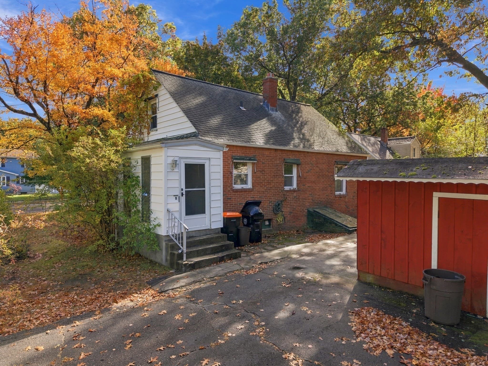 Single Family Residence at 112 Pittroff Ave, South Hadley MA 01075, photo 3 of 28