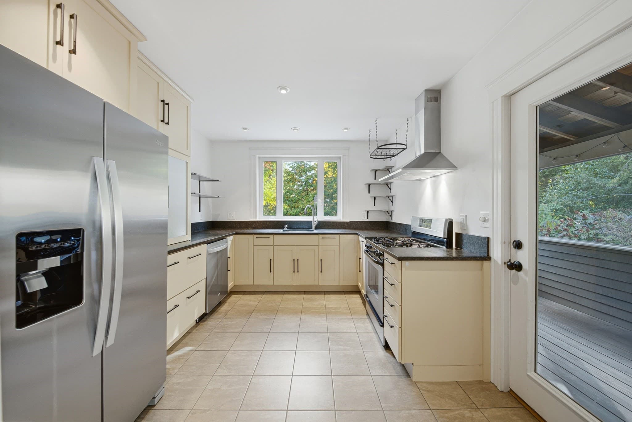 Condominium at 41 Prospect St # 41, Georgetown MA 01833, photo 6 of 37