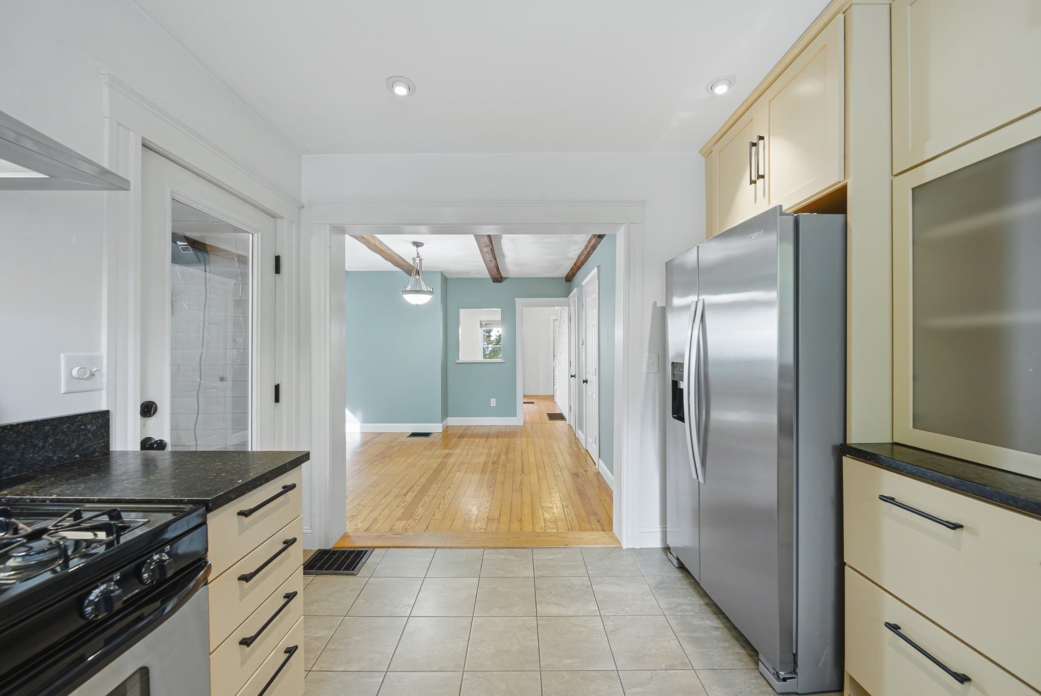 Condominium at 41 Prospect St # 41, Georgetown MA 01833, photo 9 of 37
