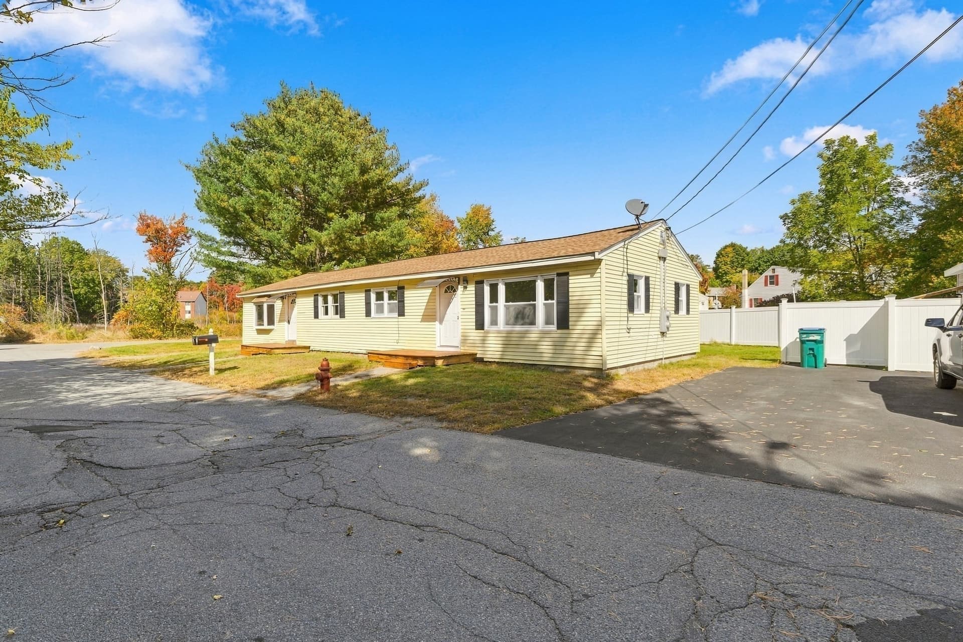 31-37 Monarch St, Lowell MA 01854
