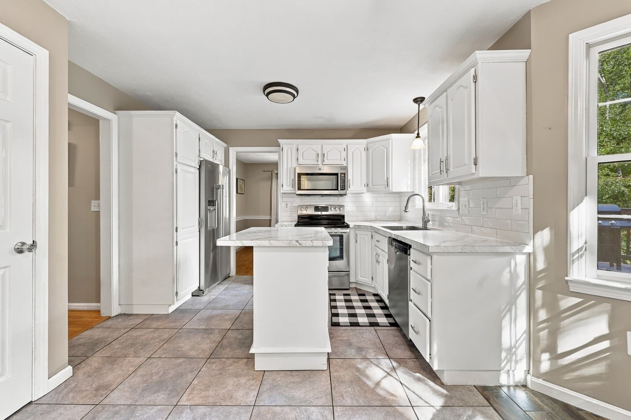Single Family Residence at 26 Hooksett Circle, Medway MA 02053, photo 9 of 39