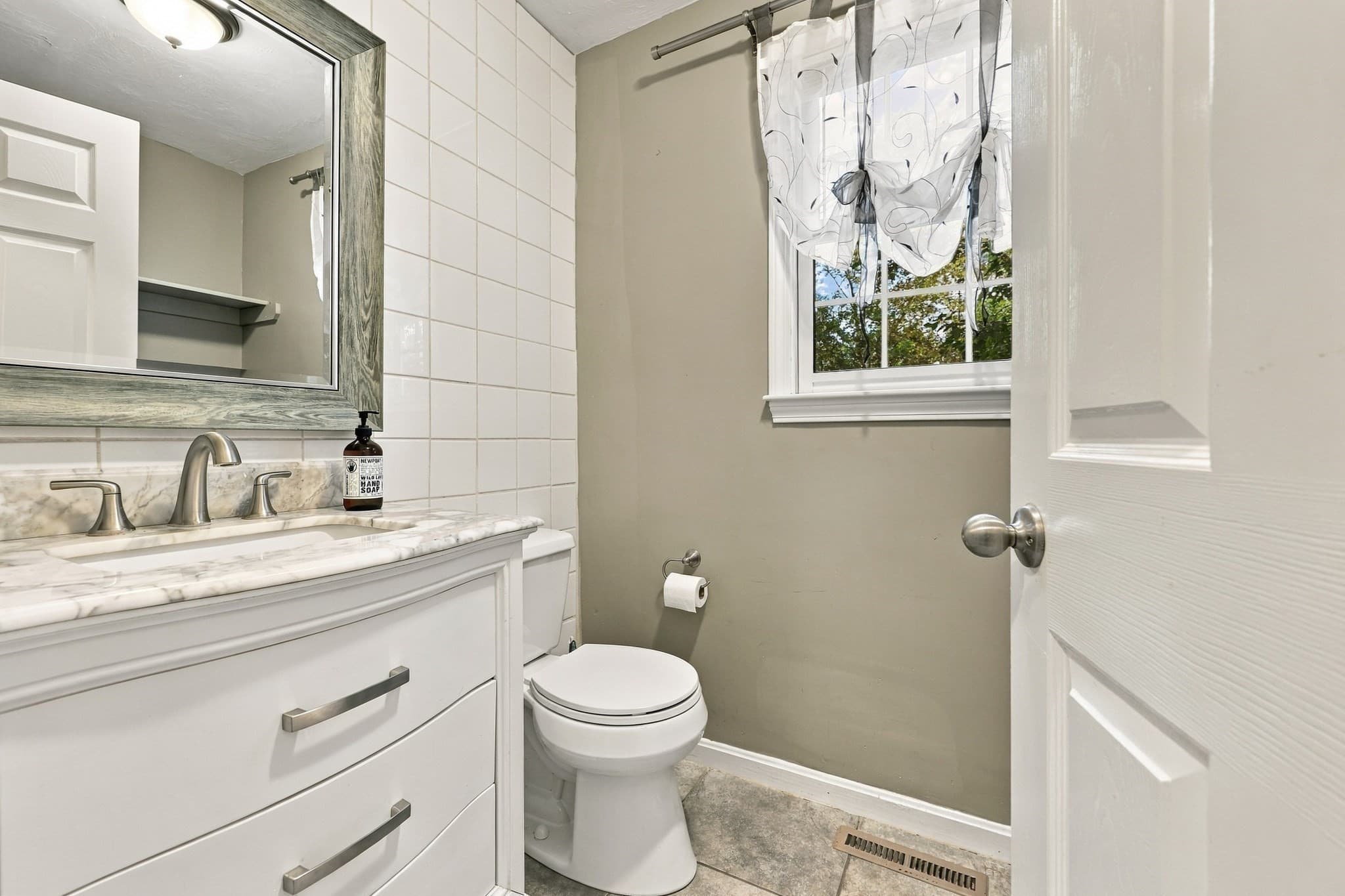 Single Family Residence at 26 Hooksett Circle, Medway MA 02053, photo 15 of 39
