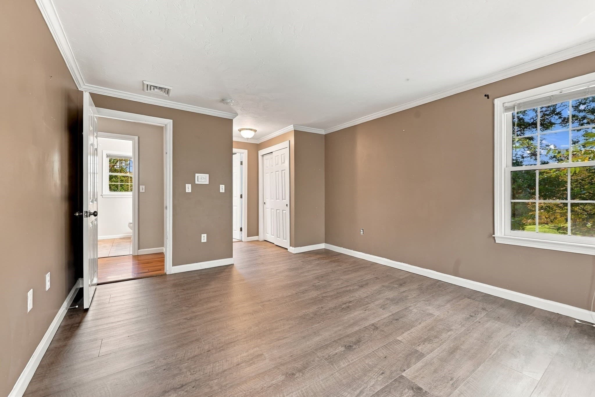 Single Family Residence at 26 Hooksett Circle, Medway MA 02053, photo 19 of 39