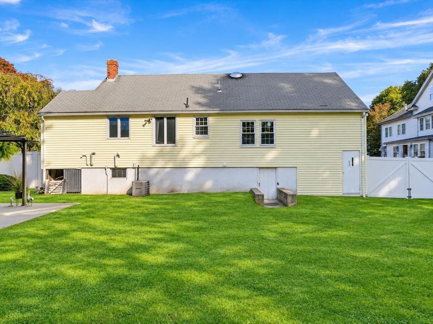 Single Family Residence at 17 Hood Road, Danvers MA 01923, Danvers, photo 4 of 34