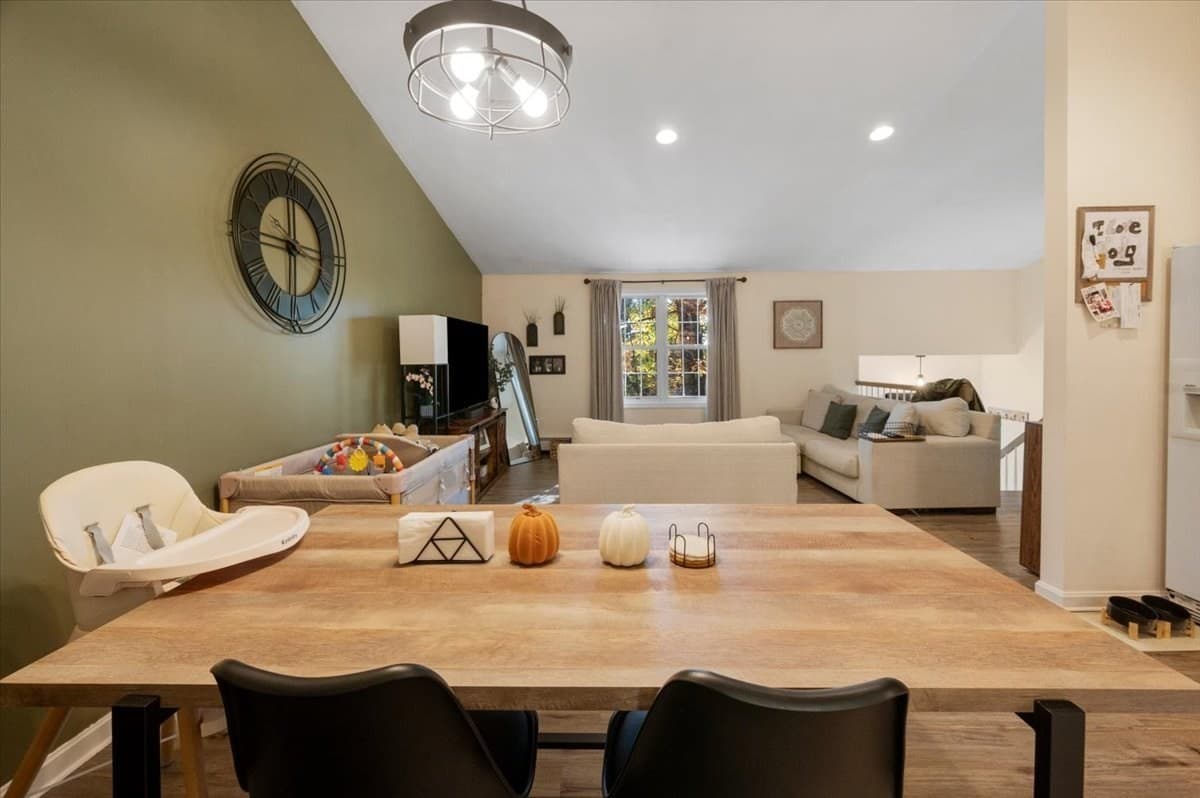 Single Family Residence at 424 Dennison Dr, Southbridge MA 01550, Southbridge, photo 12 of 41