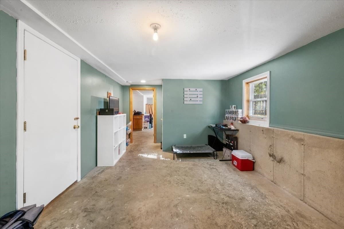 Single Family Residence at 424 Dennison Dr, Southbridge MA 01550, Southbridge, photo 29 of 41