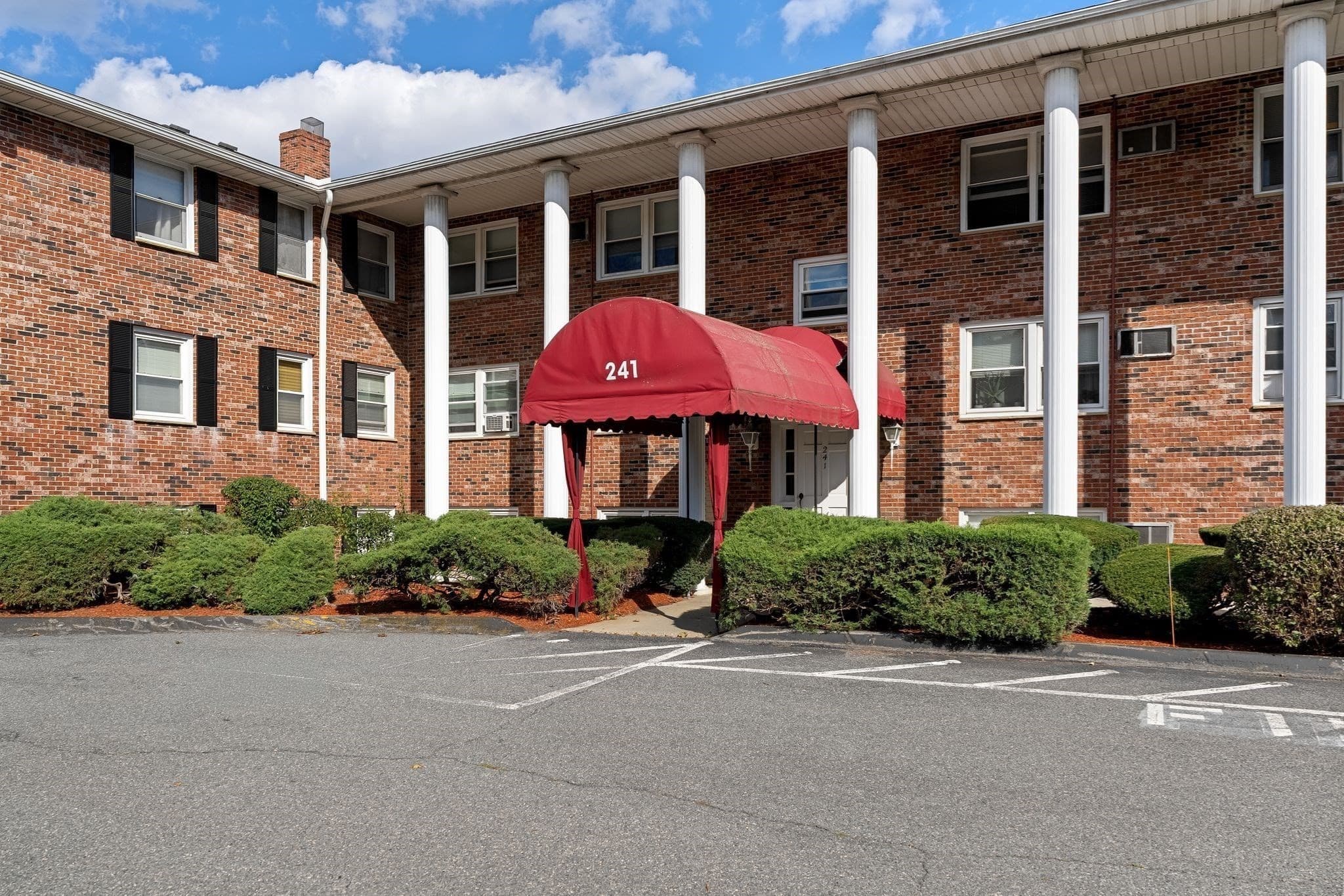 Condominium at 241 Main St # C8, Reading MA 01867, Reading, photo 26 of 28