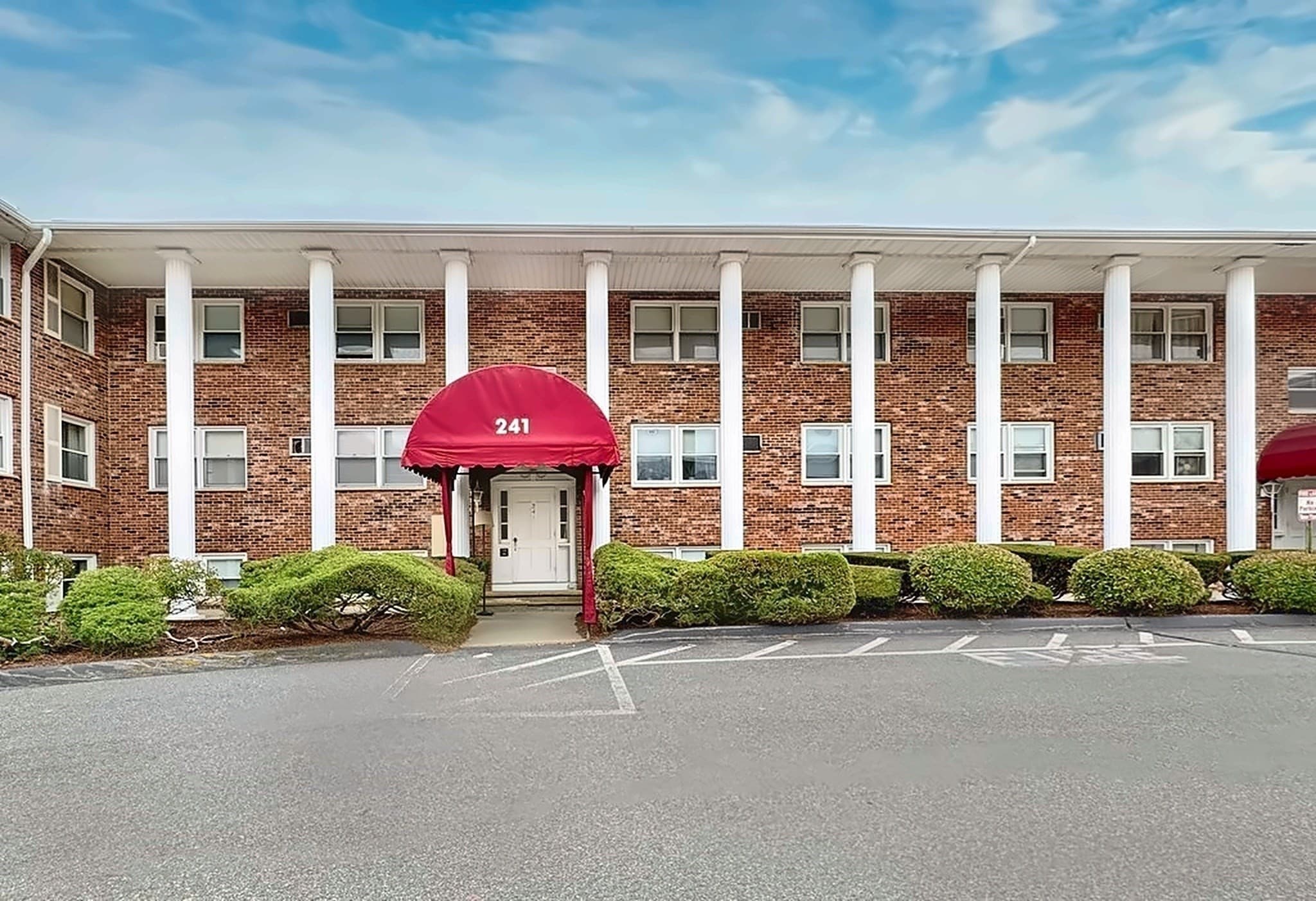 Condominium at 241 Main St # C8, Reading MA 01867, Reading, photo 24 of 28