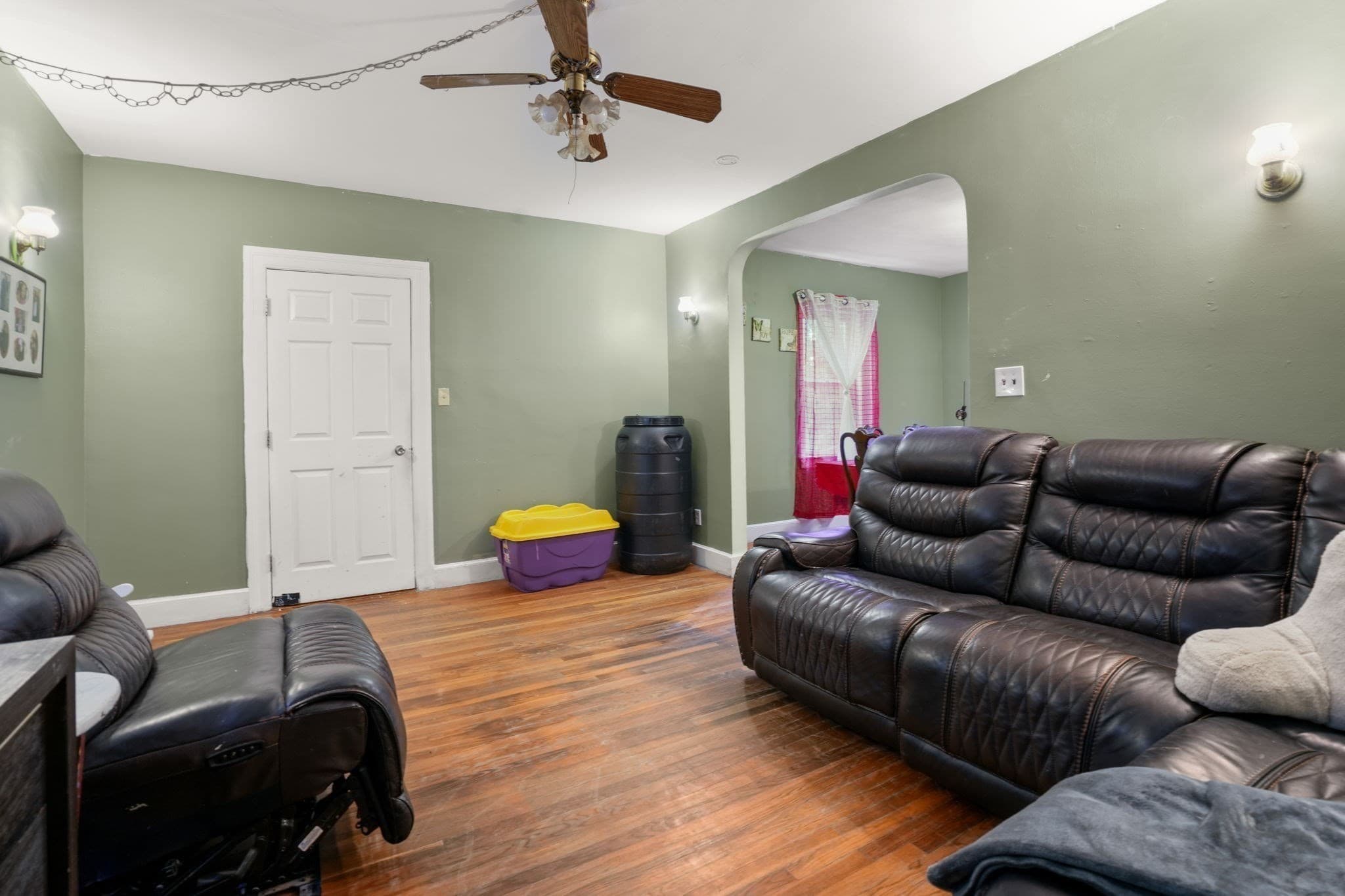 3 Family at 8-3 Chilmark, Worcester MA 01604, Worcester, photo 18 of 34