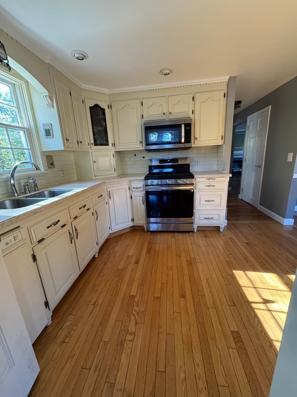 Single Family Residence at 5 Tyson Rd, Franklin MA 02038, Franklin, photo 4 of 19