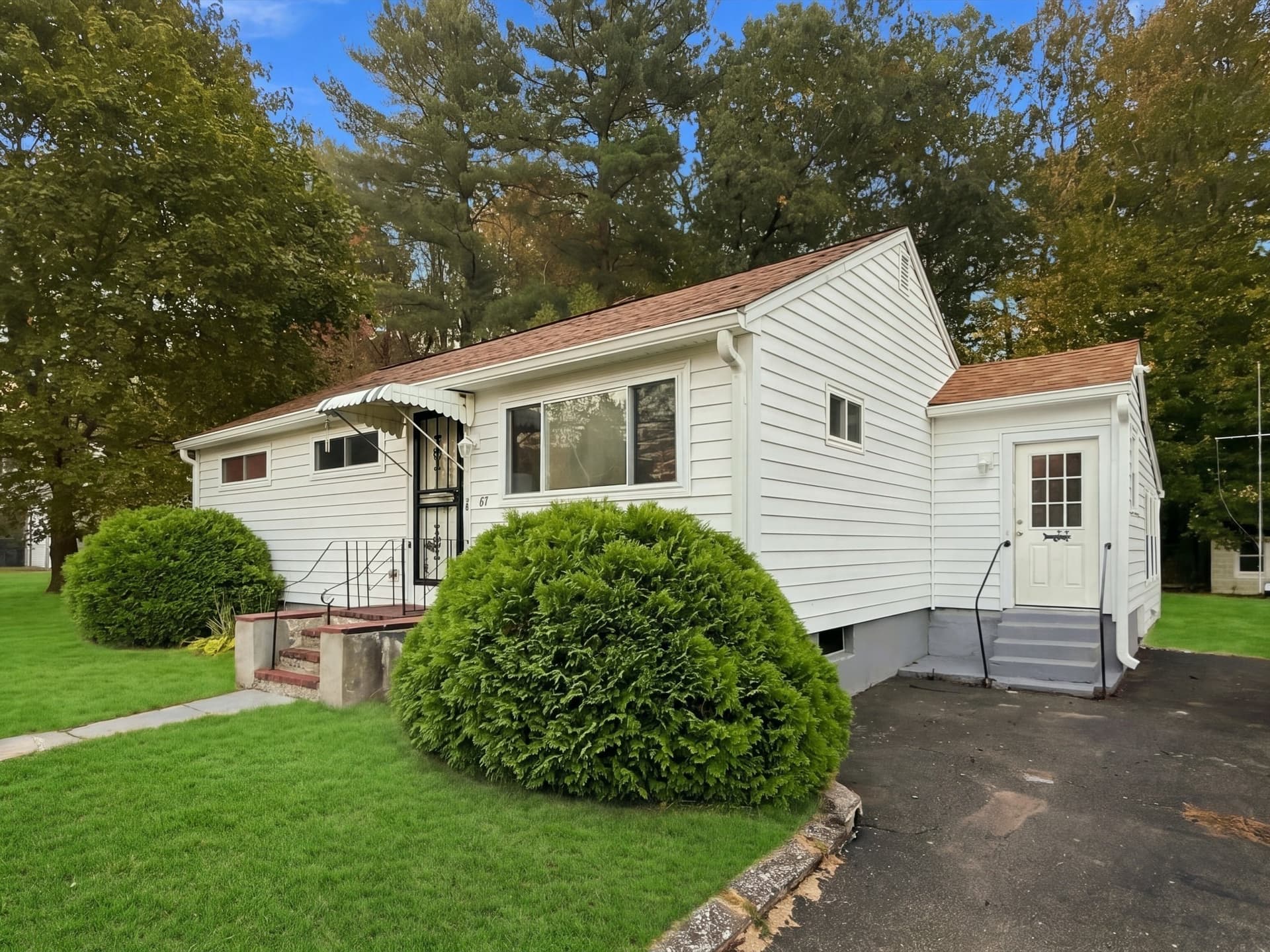 67 Rindone St, Holbrook MA 02343
