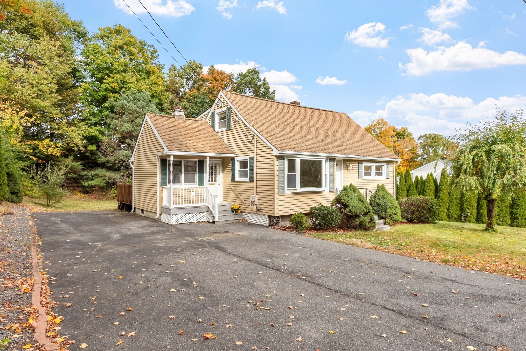 3 Meadowbrook Dr, West Boylston MA 01583